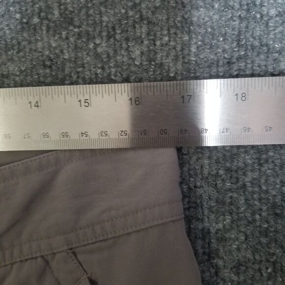 COLUMBIA Pants Women's Size 12 Gray Titanium Capris Hiking Outdoors Omni-Dri - Picture 6 of 10